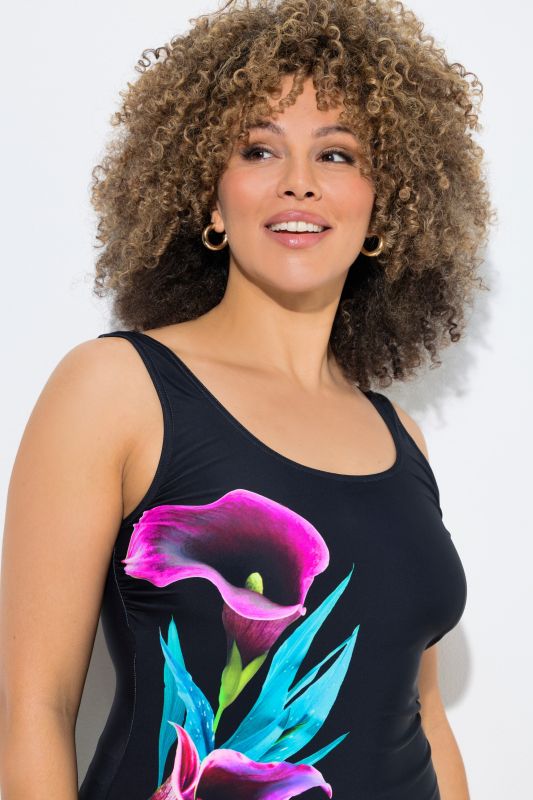 Бански с принт на лилии