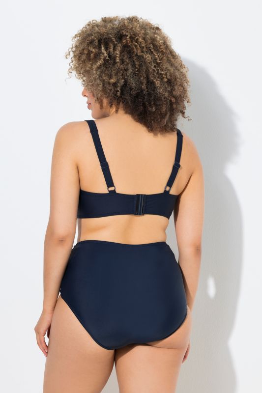 Бански горнище с къдрави акценти