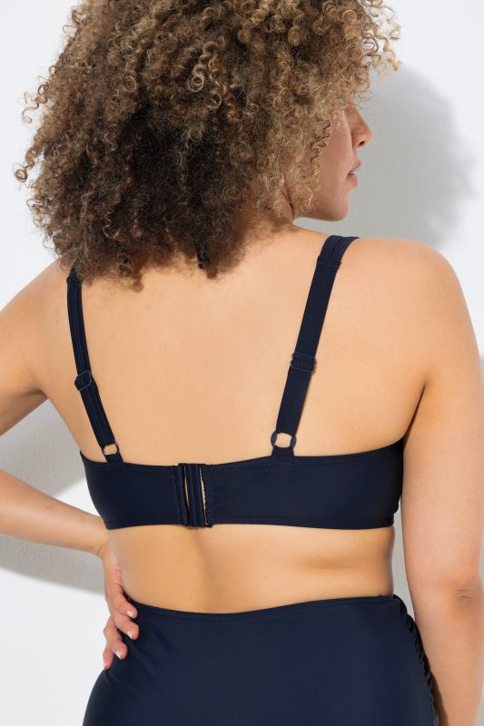 Бански горнище с къдрави акценти