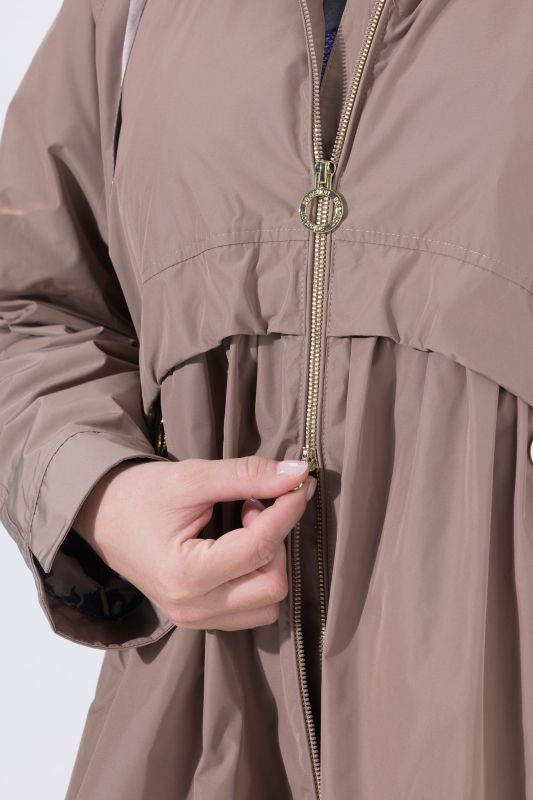 Палто за дъжд с кръстосващи се шевове