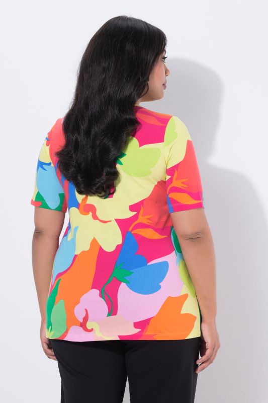 Тениска с абстрактен флорален принт