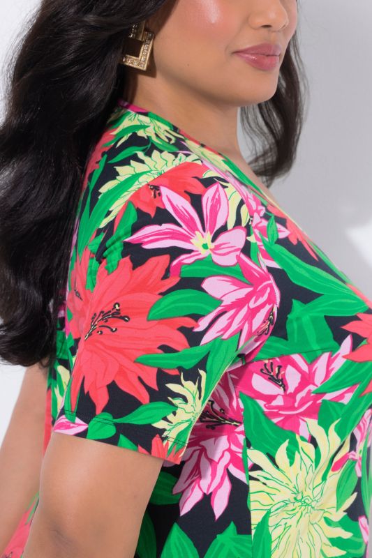 Тениска с принт на цвете