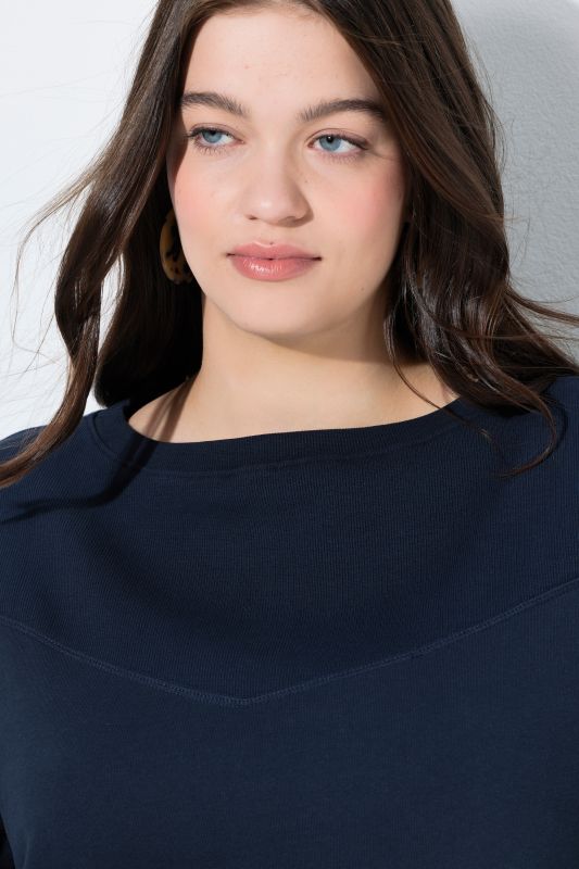 Суитчър с деколте тип лодка