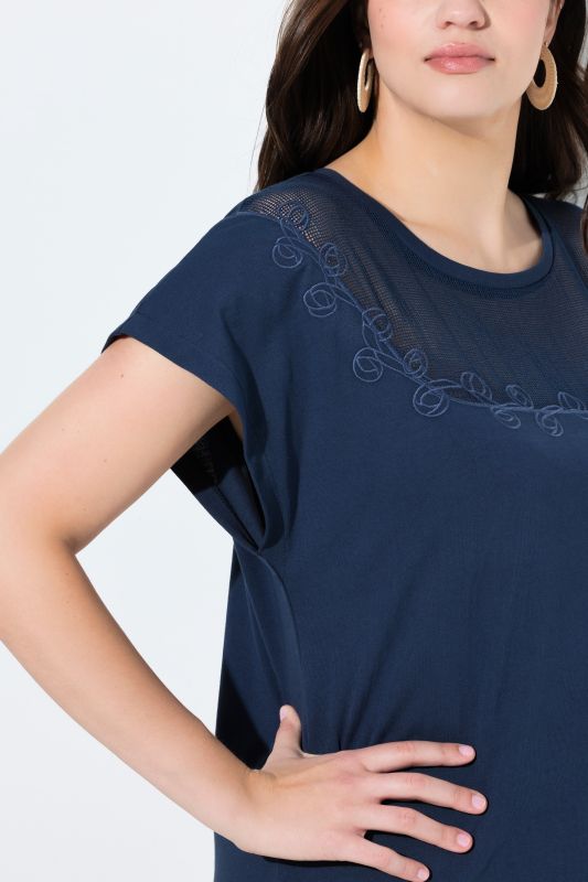 Тениска с мрежесто деколте