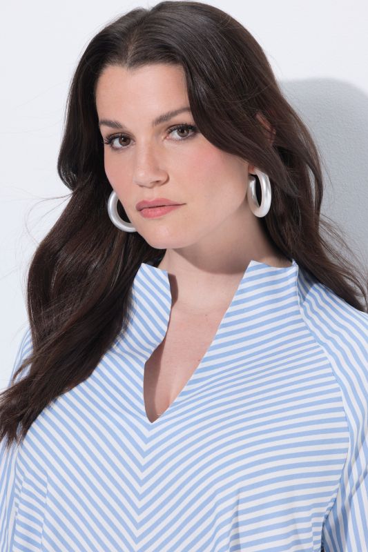 Блуза с диагонални райета