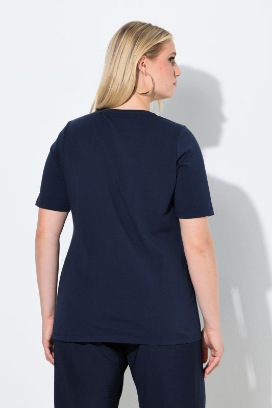 Тениска едноцветна с изчистена визия