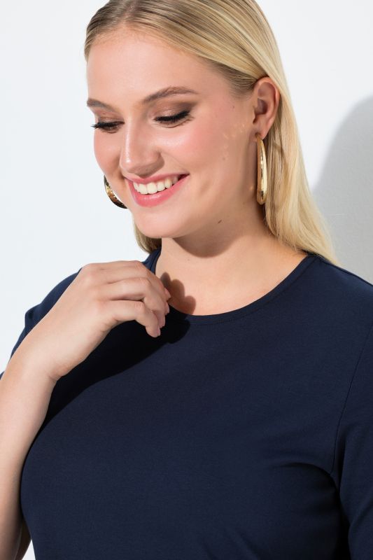 Тениска едноцветна с изчистена визия