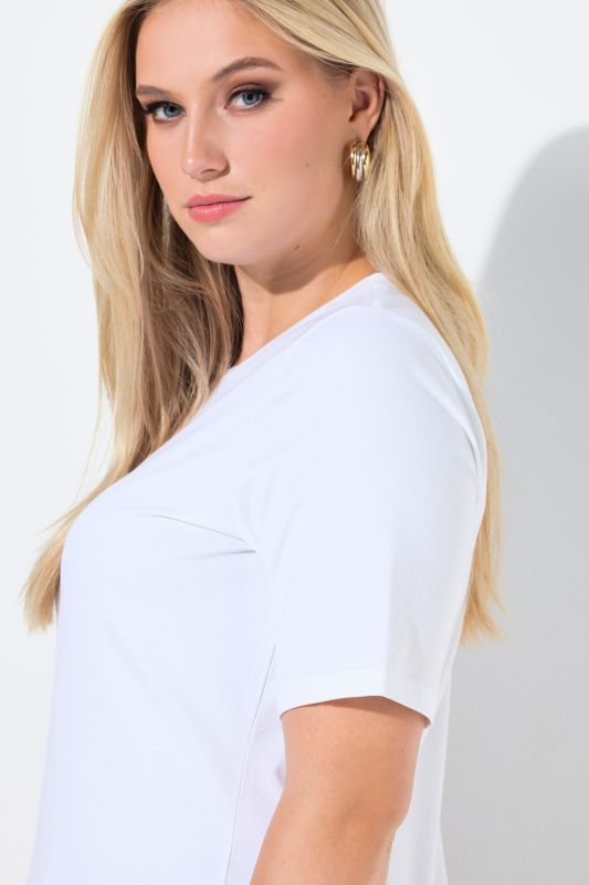 Тениска едноцветна с изчистена визия