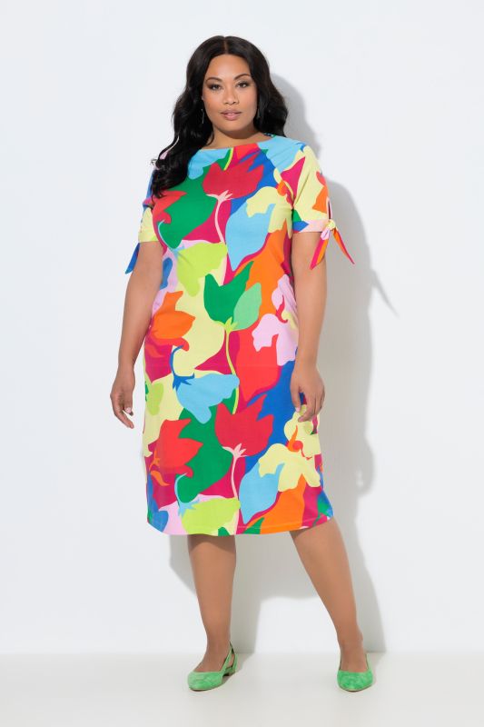 Рокля с акцент на цветя