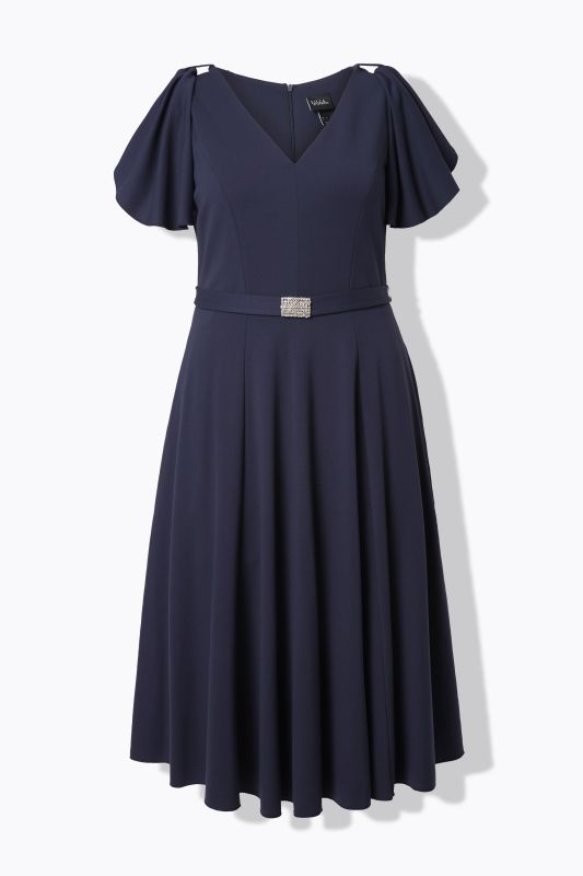 Рокля с декоративни панделки на раменете