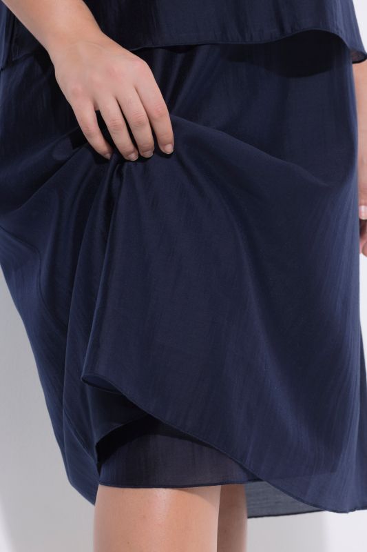 Рокля с шифон и флорален детайл