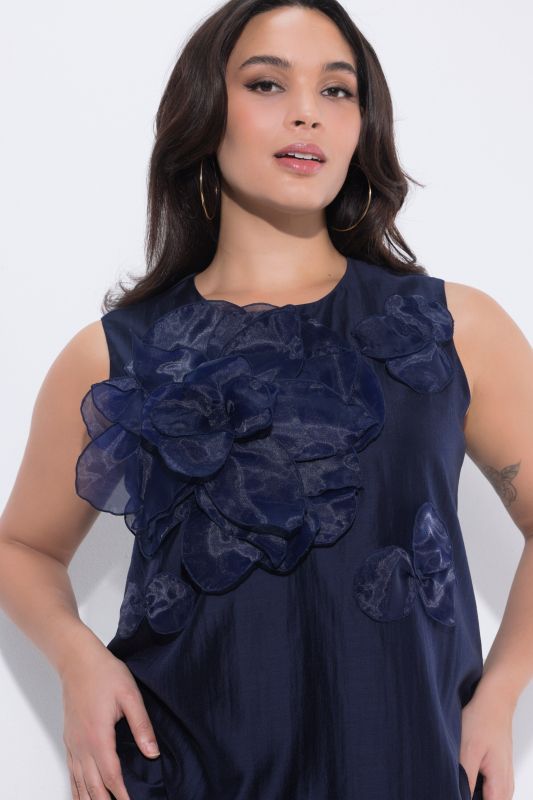 Рокля с шифон и флорален детайл