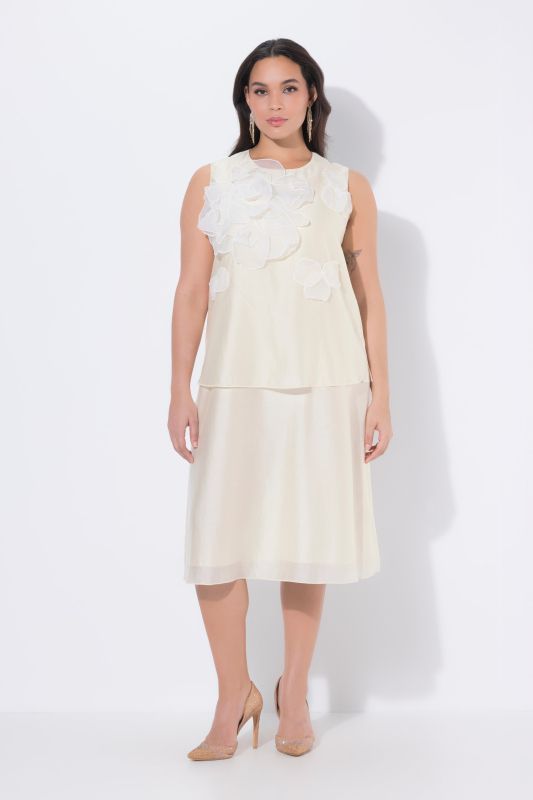 Рокля с шифон и флорален детайл