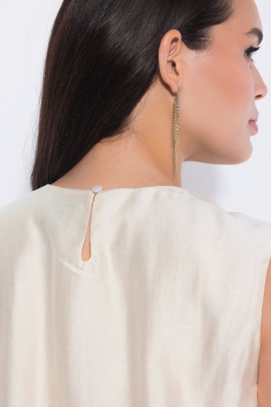 Рокля с шифон и флорален детайл