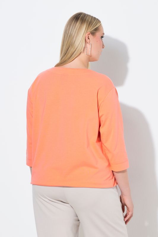 Блуза с цвете от кристали