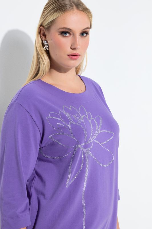 Блуза с цвете от кристали