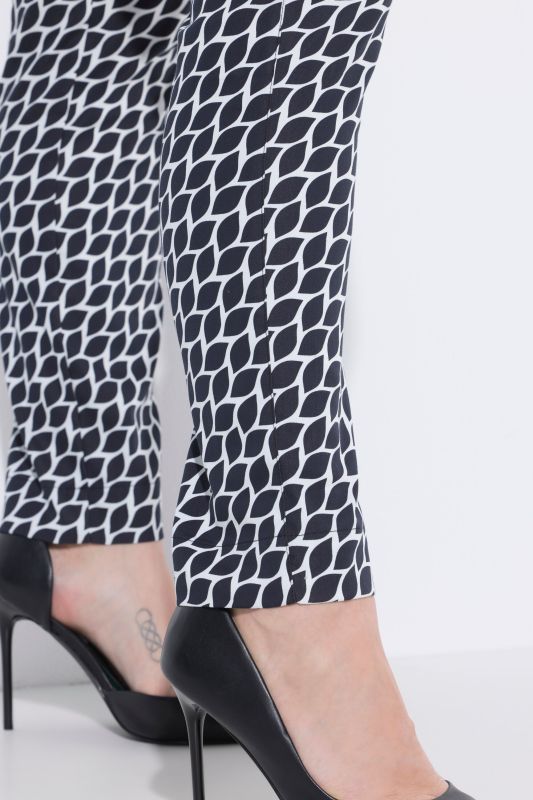 Graphic Leaf Print Elastic Waist Pants