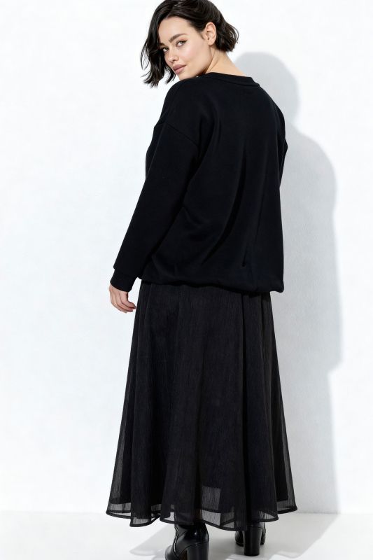 Пола с волани