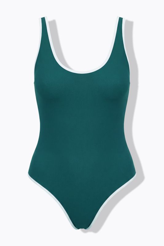 Бански с раиран акцент