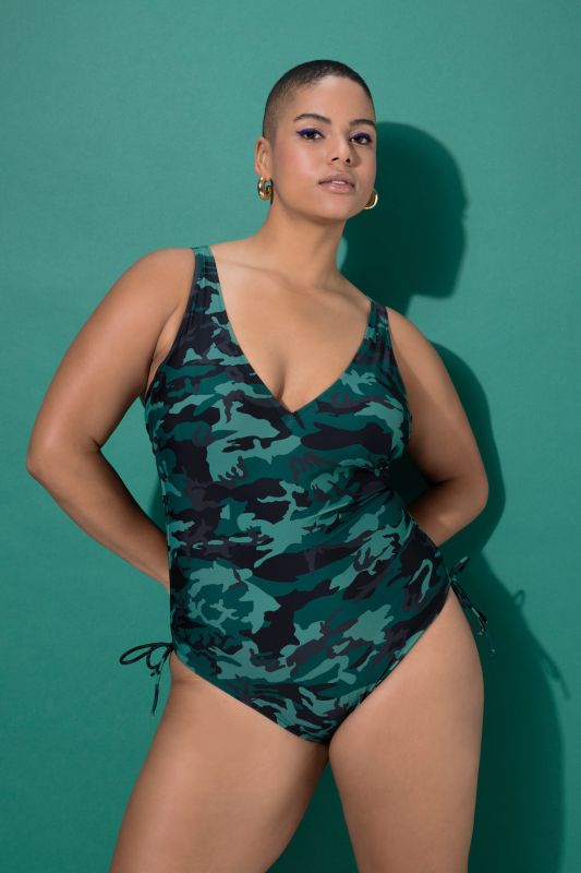 Бански с камуфлажен принт