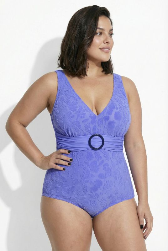 Бански с флорална структура