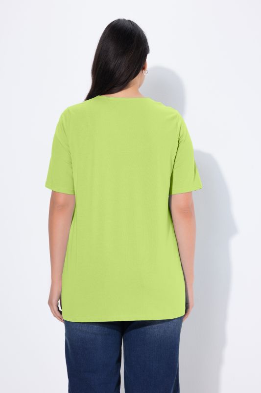 Essential Notch Neck Stretch Tee