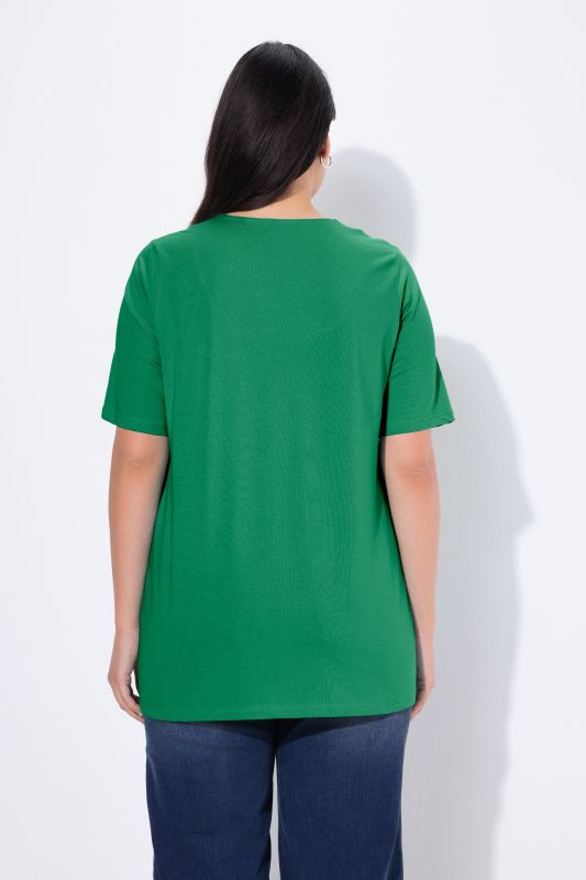 Essential Notch Neck Stretch Tee