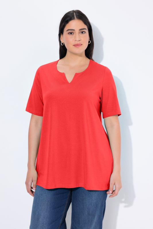 Essential Notch Neck Stretch Tee