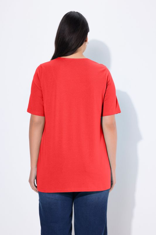 Essential Notch Neck Stretch Tee