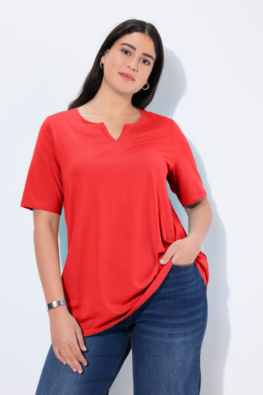 Essential Notch Neck Stretch Tee