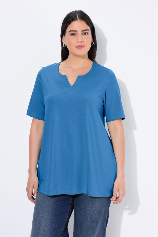 Essential Notch Neck Stretch Tee