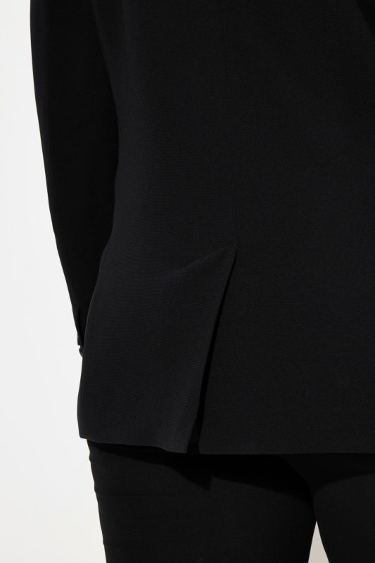 Блейзър с ревери на яката