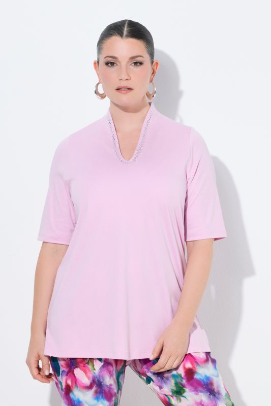 Тениска с декоративни камъчета