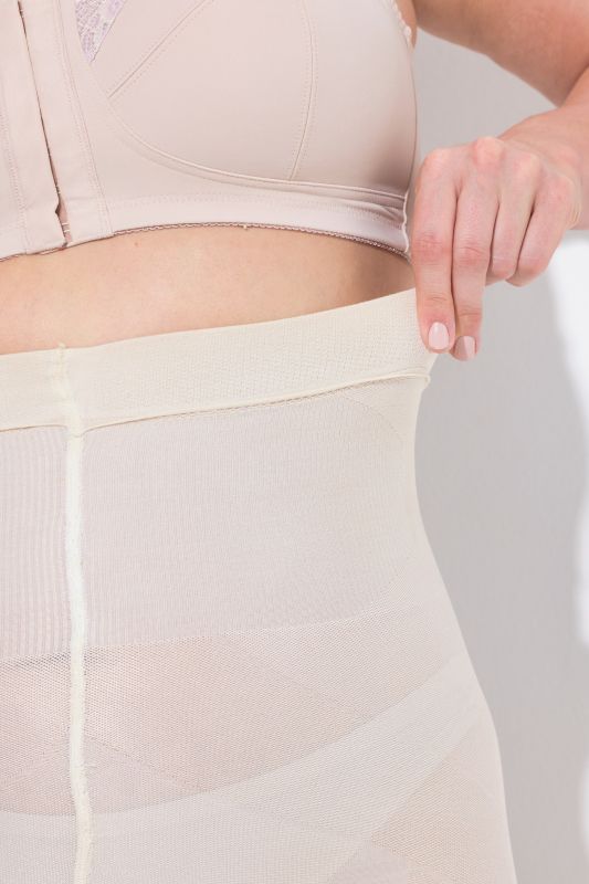 Шорти с оформящ ефект