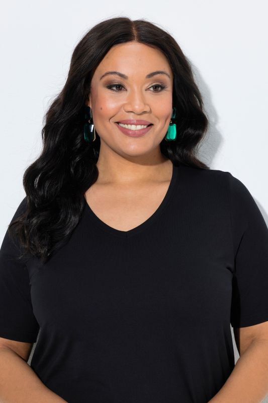 Short Sleeve V-Neck Knit Tunic