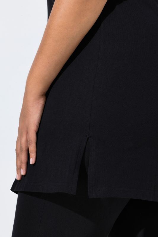 Short Sleeve V-Neck Knit Tunic