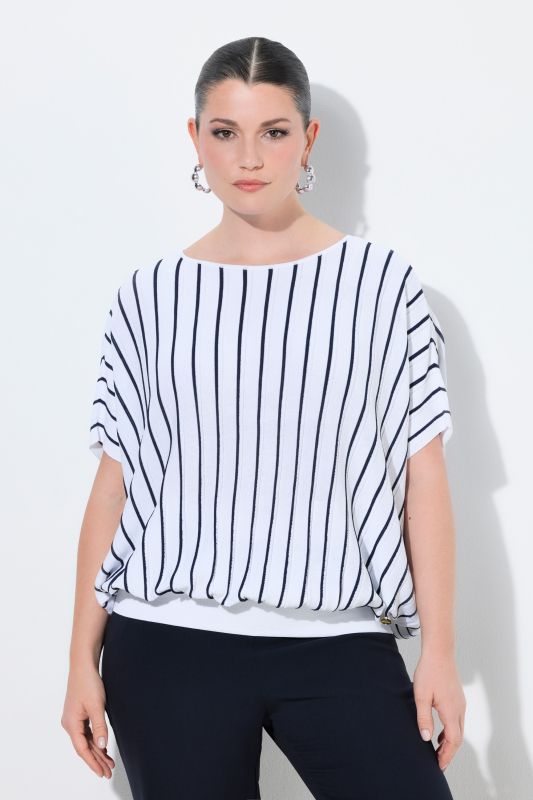 Пуловер с овърсайз кройка на райета