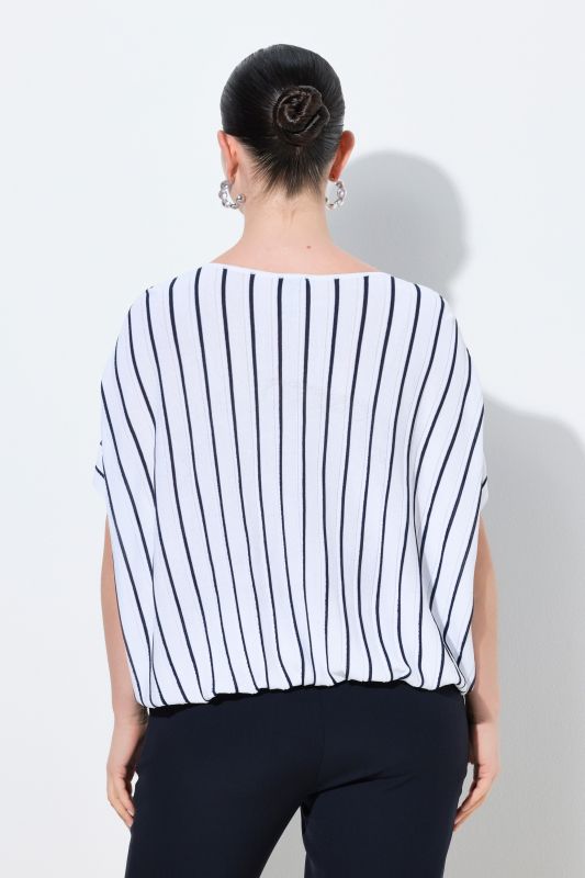 Пуловер с овърсайз кройка на райета