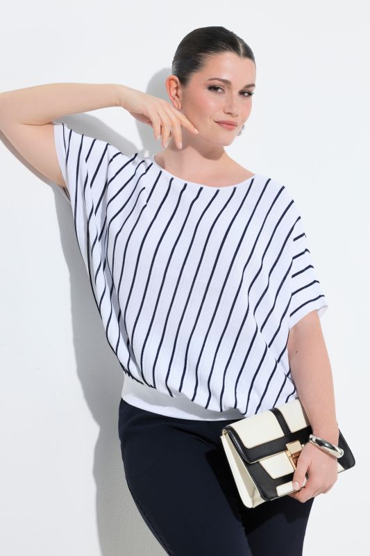 Пуловер с овърсайз кройка на райета