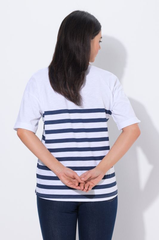 Тениска с надпис и райета