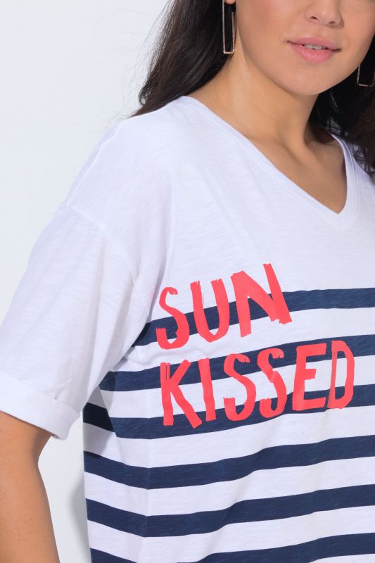 Тениска с надпис и райета