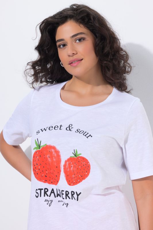 Тениска с надпис и принт на ягоди