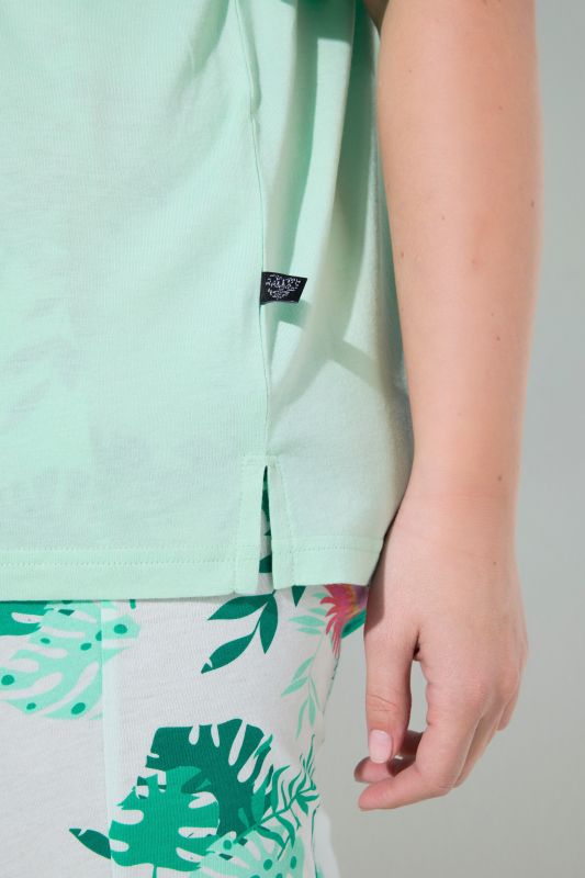 Пижама с флорален мотив