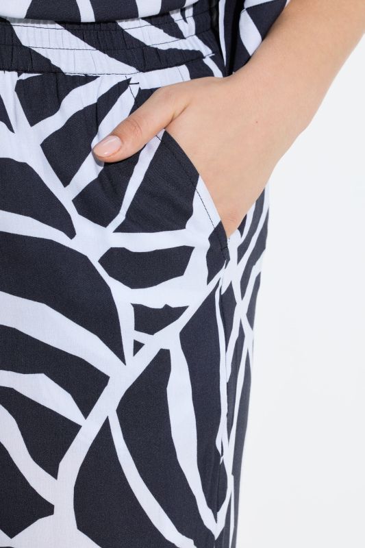 Панталон с принт на листа