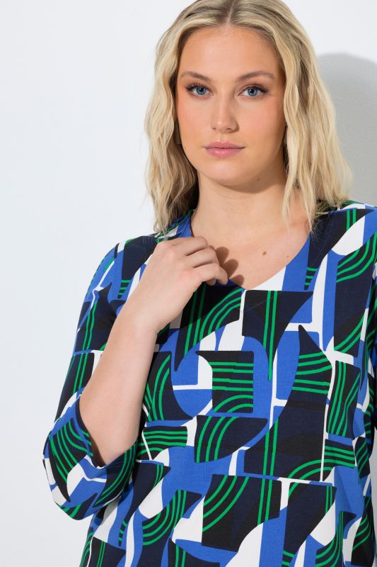 Тениска с геометрични акценти