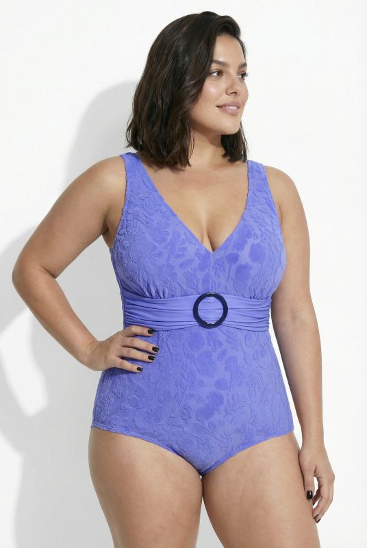 Бански с флорална структура