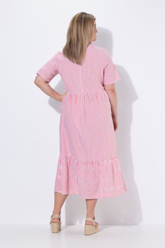 Рокля с райета и яка