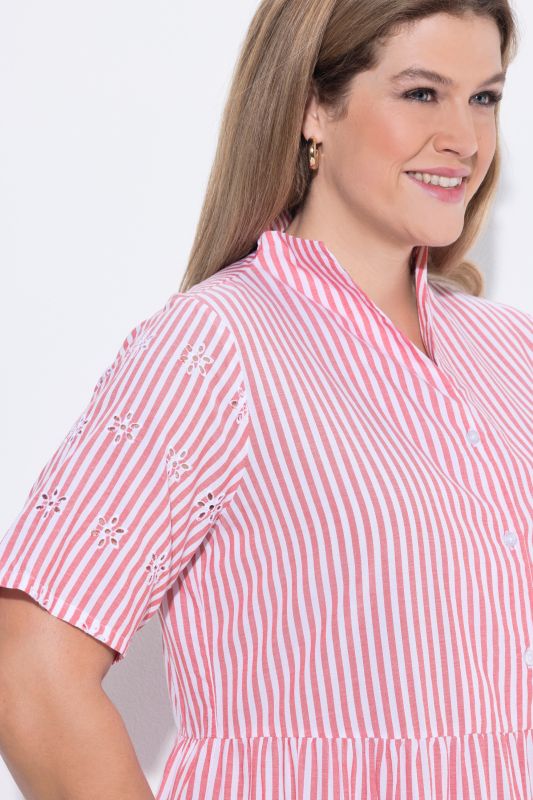 Рокля с райета и яка