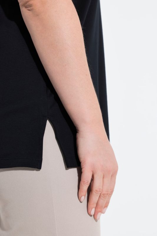 Блуза с камъчета