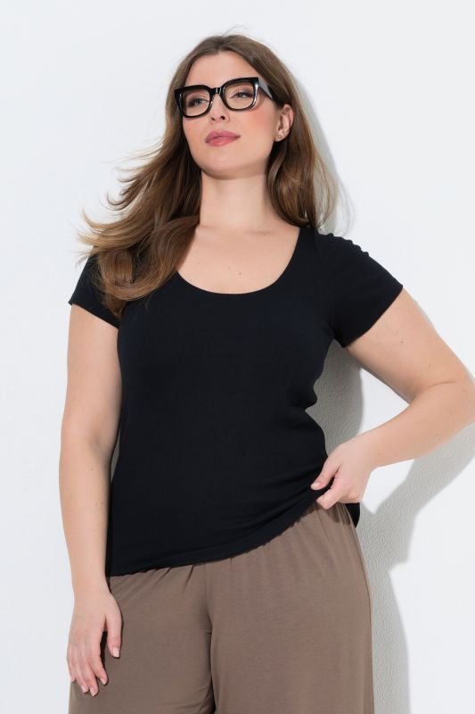 Тениска с оформен сутиен